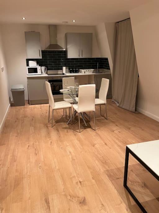 009- Studio Apartment In Ealing F5 Eksteriør billede